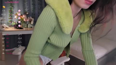 Snapshot of janetfletcher chatting on 10.13.25 janetfletcher online show from 10.13.25