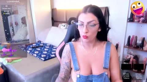 Snapshot of janette_rider chatting on 02.23.25 Janette rider online show from 02.23.25