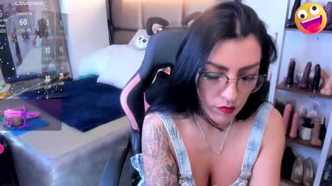 Snapshot of janette_rider chatting on 03.11.25 Janette rider online show from 03.11.25