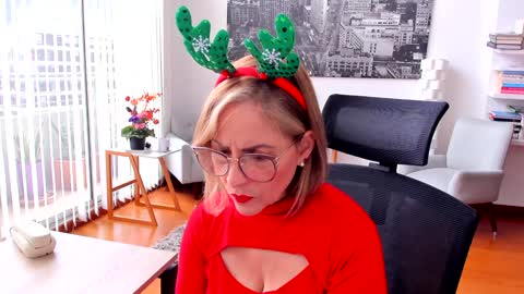 Snapshot of janeturner chatting on 12.09.24 JANE TURNER MILF online show from 12.09.24