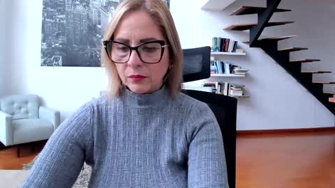 Snapshot of janeturner chatting on 03.04.25 JANE TURNER MILF online show from 03.04.25