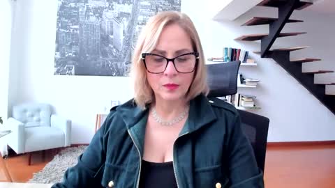 Snapshot of janeturner chatting on 03.06.25 JANE TURNER MILF online show from 03.06.25