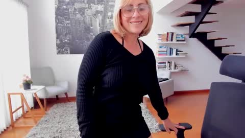 Snapshot of janeturner chatting on 10.02.25 JANE TURNER MILF online show from 10.02.25