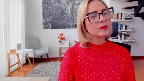Snapshot of janeturner chatting on 10.22.25 JANE TURNER MILF online show from 10.22.25