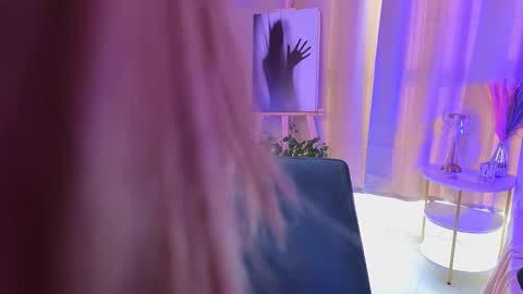 Hi Im Alice and here youll find something online show from 11.04.25