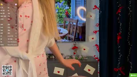 Hi Im Alice and here youll find something online show from 03.04.26