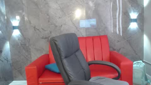 Jan online show from 10.17.25