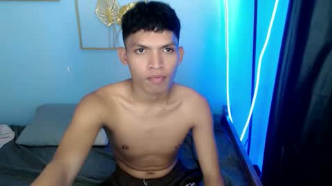 janlloyd04 online show from 04.15.26