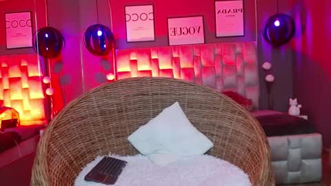 Snapshot of janne_loving chatting on 10.10.25 janne online show from 10.10.25