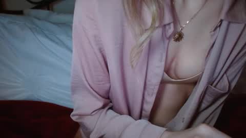 Snapshot of januarydaze chatting on 10.20.25 the small pp whisperer  ball puncher online show from 10.20.25