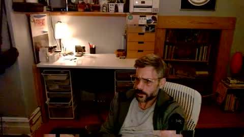 Snapshot of jareth_returns chatting on 02.01.25 jareth_returns online show from 02.01.25