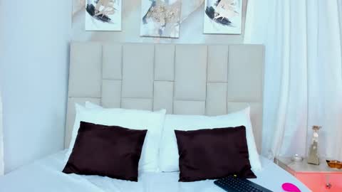 Jaslyn online show from 12.12.24