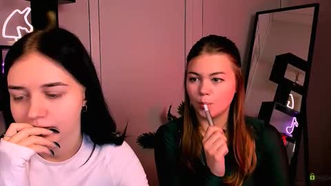 Snapshot of jasmies chatting on 10.24.25 jasmies online show from 10.24.25