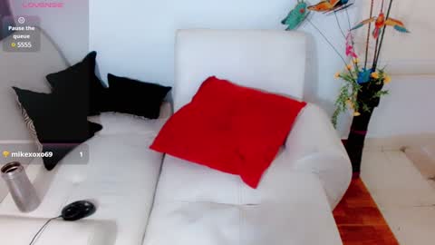 Snapshot of jasmimvega chatting on 01.18.25 jasmim online show from 01.18.25