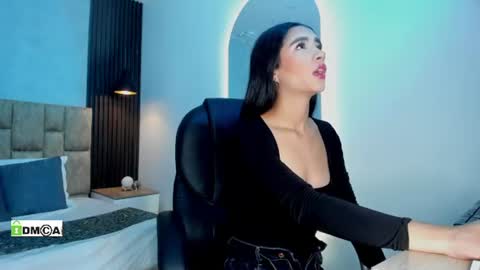 Snapshot of jasmin_adams chatting on 06.11.26 Jasmin online show from 06.11.26