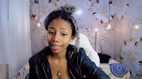 Snapshot of jasmin_brunette_ chatting on 12.12.24 Jasmin online show from 12.12.24