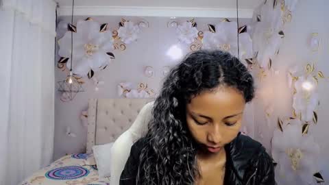 Snapshot of jasmin_brunette_ chatting on 12.17.24 Jasmin online show from 12.17.24