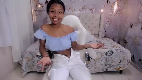 Snapshot of jasmin_brunette_ chatting on 01.22.25 Jasmin online show from 01.22.25