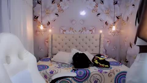 Snapshot of jasmin_brunette_ chatting on 02.20.25 Jasmin online show from 02.20.25