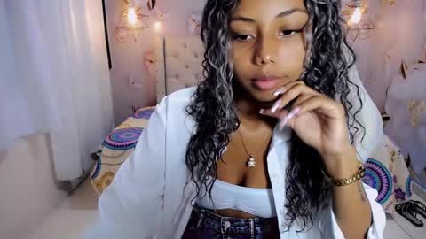 Snapshot of jasmin_brunette_ chatting on 02.21.25 Jasmin online show from 02.21.25