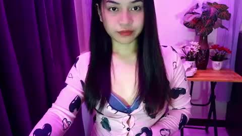 Snapshot of jasmine_arousal chatting on 06.18.26 JASMINE online show from 06.18.26