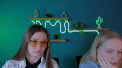 jasmine_fly online show from 11.04.25