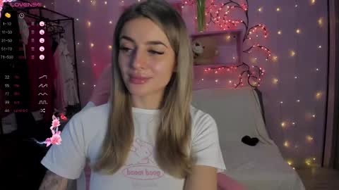 Snapshot of jasmine_ur_princess chatting on 02.15.26 jasmine_ur_princess online show from 02.15.26