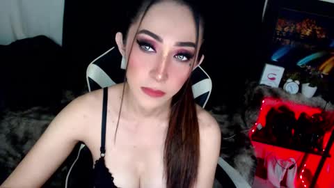 Snapshot of jasminehotcumxx chatting on 02.14.25 lavander not for free show online show from 02.14.25