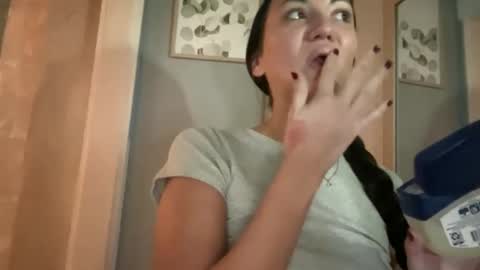 Snapshot of jasminetate chatting on 10.30.25 Jasmine Tate online show from 10.30.25