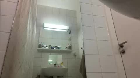 Snapshot of jason283914 chatting on 10.16.25 jason283914 online show from 10.16.25