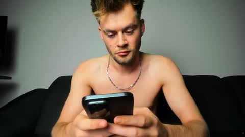 Snapshot of jason_marz chatting on 11.01.25 JasoN online show from 11.01.25