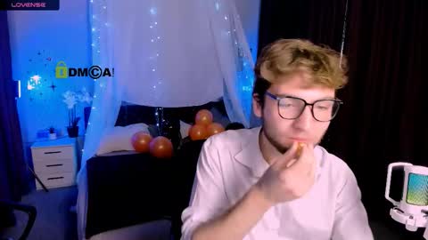 Snapshot of jason_sweety chatting on 10.27.25 jason_sweety online show from 10.27.25