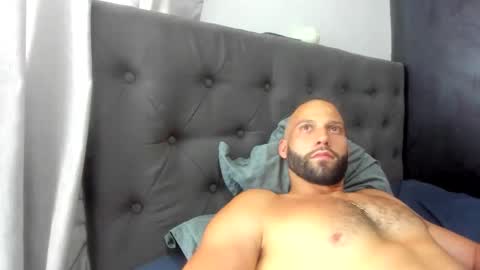 Snapshot of jasonmartiinez chatting on 10.24.25 online show from 10.24.25