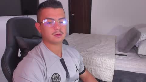 Snapshot of jasperbrooksx chatting on 02.01.25 JBrooksXx online show from 02.01.25