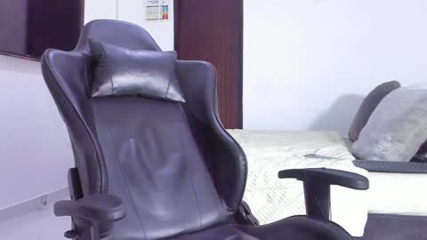 Snapshot of jasperbrooksx chatting on 02.20.25 JBrooksXx online show from 02.20.25