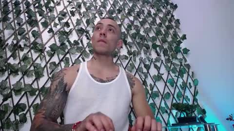 Snapshot of jasson_king01 chatting on 10.01.25 JKing online show from 10.01.25