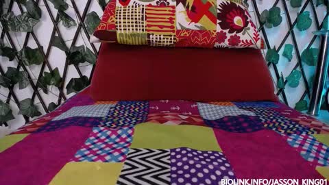 Snapshot of jasson_king01 chatting on 10.02.25 JKing online show from 10.02.25