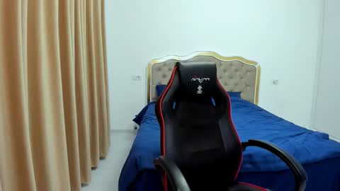 Snapshot of javicute4u chatting on 10.02.25 Javi online show from 10.02.25