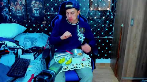 Javier online show from 12.15.25