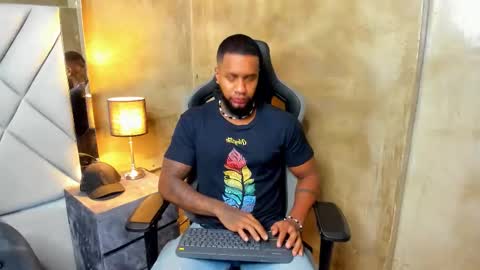 Snapshot of jay_jhonson chatting on 12.23.25 jay jhonson online show from 12.23.25