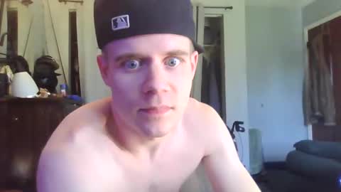 Snapshot of jaybrik92 chatting on 10.22.25 Jlio Delgauto online show from 10.22.25