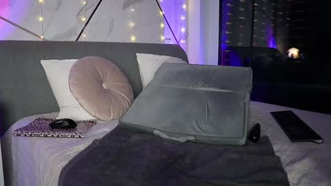 JayJayPink online show from 12.28.24