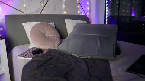 JayJayPink online show from 12.29.24