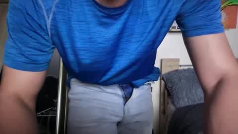 Snapshot of jayrobinson16 chatting on 10.21.25 Jay Robinson online show from 10.21.25