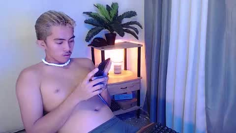 jaysee_hugecox online show from 05.05.26
