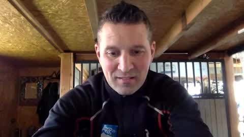 Snapshot of jayvanbergen chatting on 03.08.25 Jay van Bergen online show from 03.08.25