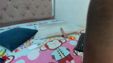 Snapshot of jazmin040_ chatting on 12.17.25 jazmin040_ online show from 12.17.25