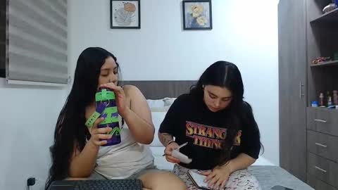 Jazmin and Scarlett online show from 03.04.26