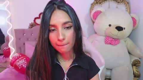 Jazmin  online show from 02.15.25