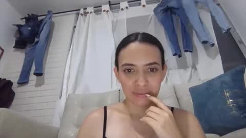 Snapshot of jazminojeda chatting on 05.17.26 jazminojeda online show from 05.17.26